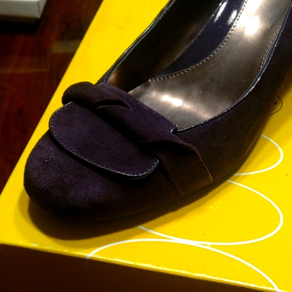 Circa Joan & David Pumps New in Box - Picture 3 of 4